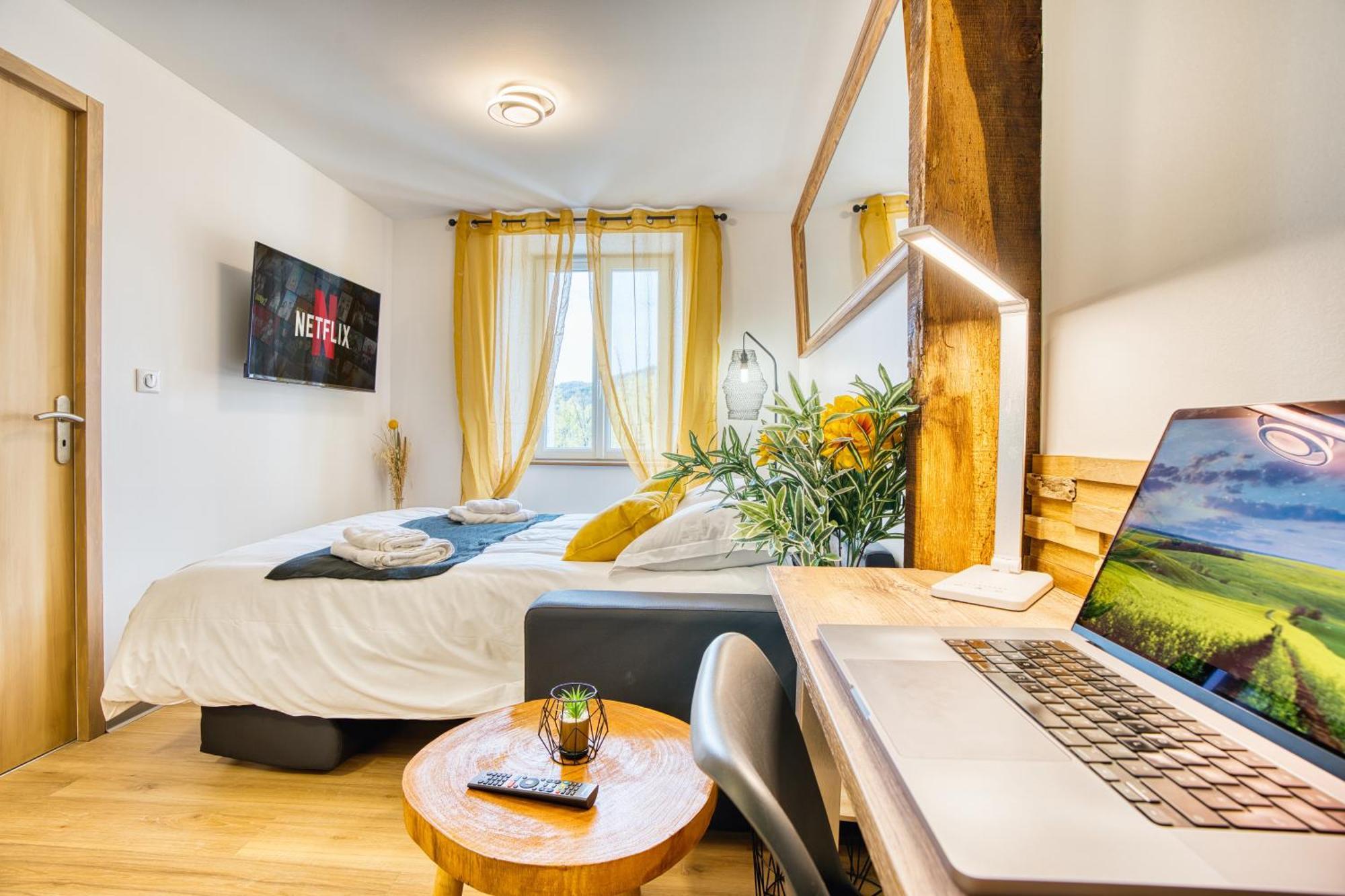 Les Hourtous Netflix Wi-Fi Fibre Terasse 4 Pers Daire Banassac Dış mekan fotoğraf